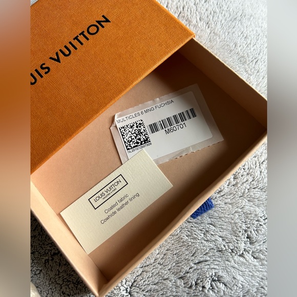 Louis Vuitton 6 Key Holder - Picture 15 of 16